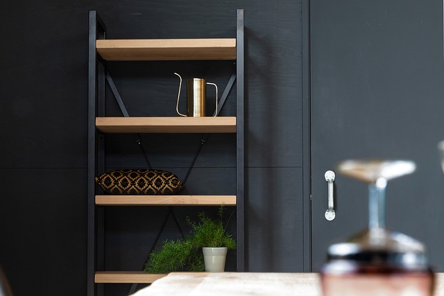 vestavěná skříň